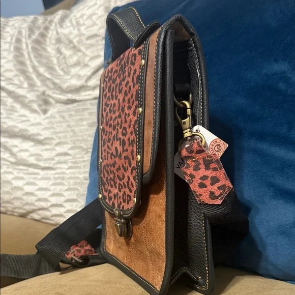 Leopard Print Crossbody Bag - Picture 3 of 13